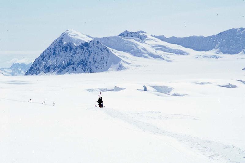 050 Mt McKinley May 1987 Kahiltna Glacier.jpg